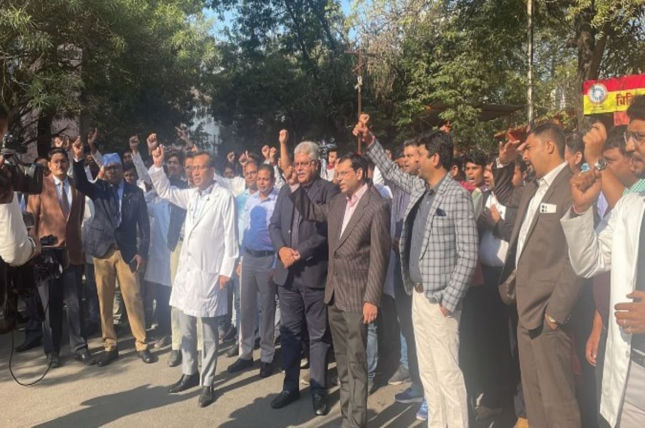 MP में आज मरीजों को होगी दिक्कत, हड़ताल पर रहेंगे डॉक्टर्स, जानिए- क्या है वजह