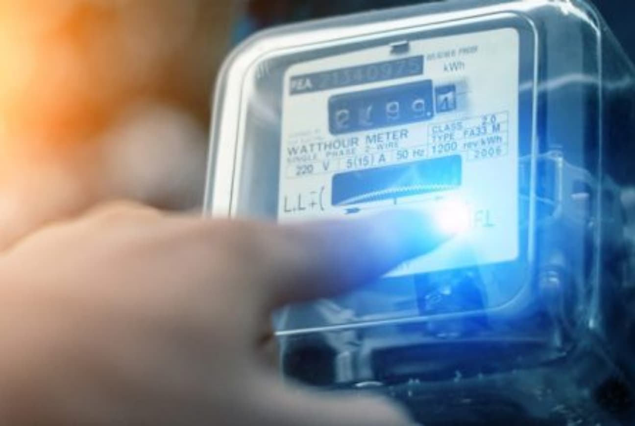 Electricity Saving Tips: सर्दियों में भी नहीं आएगा बिजली का ज्यादा बिल! बस लगा लें ये डिवाइस, लाइट जानें पर भी चलेगा हीटर