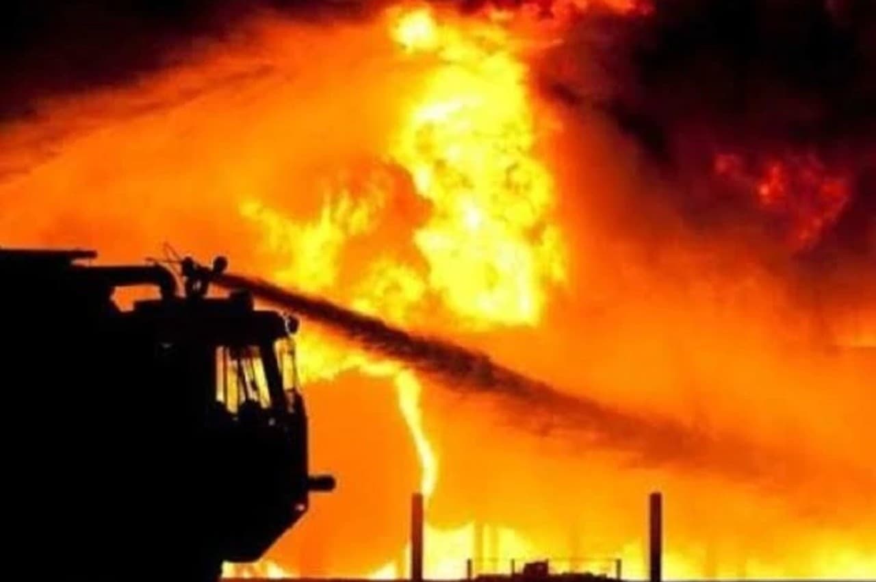 China Fire: चीन की फैक्ट्री में आग लगने से 36 लोगों की मौत, 7 घंटे की मशक्कत के बाद पाया काबू