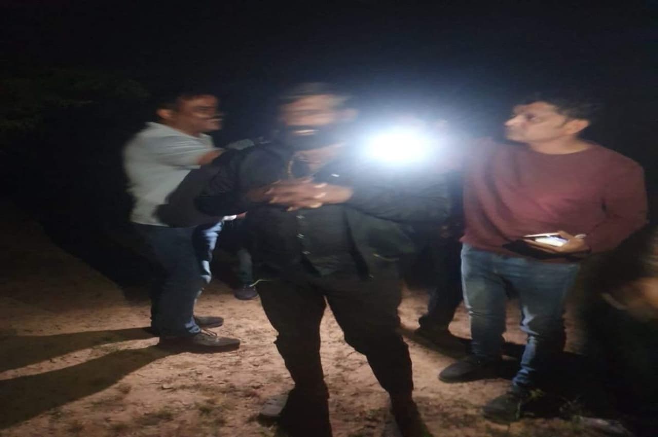Morena Crime News: इनामी डकैत गुड्डा गुर्जर गिरफ्तार, पुलिस मुठभेड़ में पैर में लगी गोली
