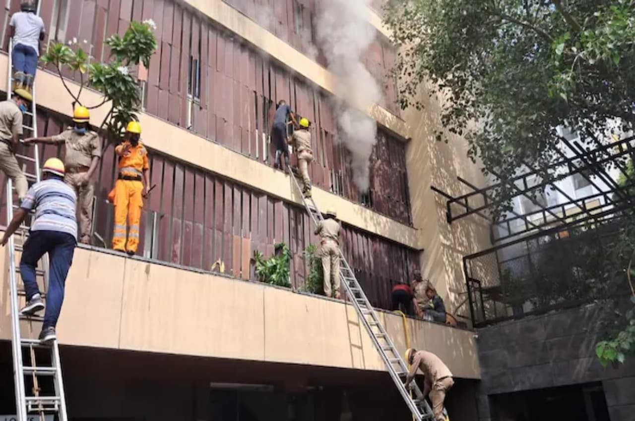 Hotel Levana Fire Case: 9 दिसंबर को जमींदोज होगा चार लोगों की जान लेने वाला होटल! चलेगा योगी का बुल्डोजर