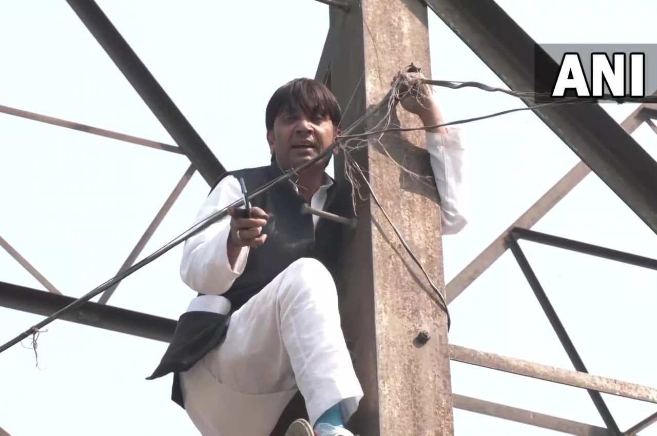 MCD Polls: टिकट नहीं मिलने पर नाराज हुए AAP के पूर्व पार्षद, टावर पर चढ़कर सुसाइड की दी धमकी