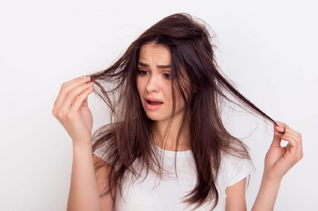 Onion For Oily Hair: चिपचिपे बालों की समस्या को दूर करेंगा ये कमाल का घरेलू नुस्खा, आज ही आजमाएं