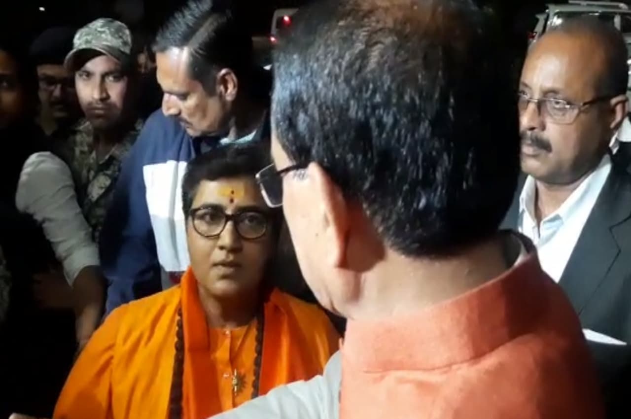 MP से जगन्नाथपुरी दर्शन करने गई युवती की संदिग्ध मौत, साध्वी प्रज्ञा सिंह ठाकुर ने CM शिवराज से की CBI जांच की मांग