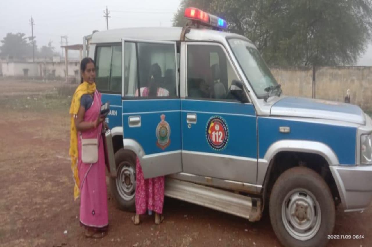 पुलिस की गाड़ी में गूंजी किलकारी, डायल 112 वाहन में हुआ शिशु का जन्म