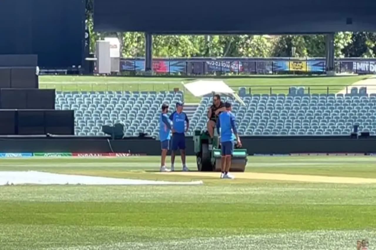 IND vs ENG: मैच से पहले रोहित शर्मा और राहुल द्रविड़ ने की पिच क्यूरेटर से बात, मैदान का लिया जायजा