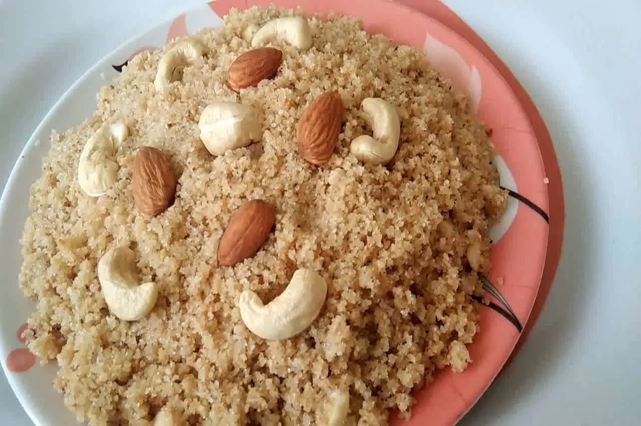 Easy Sweet: हल्की भूख के लिए तुरंत बनाएं लजीज रोटी हलवा, खाकर करेगा हर कोई तारीफ