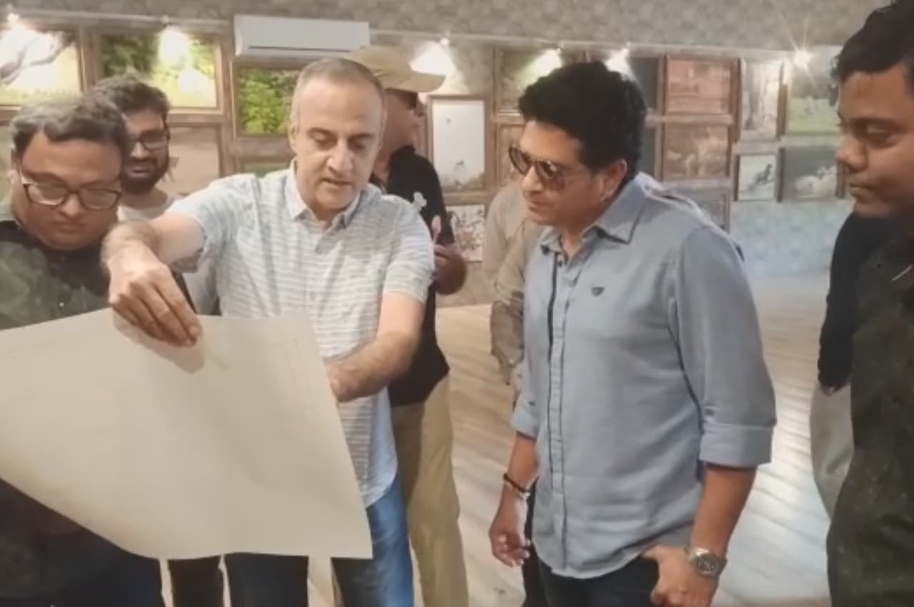 पूर्व क्रिकेटर सचिन तेंदुलकर पहुंचे जयपुर, झालाना लेपोर्ड सफ़ारी का दीदार कर गदगद