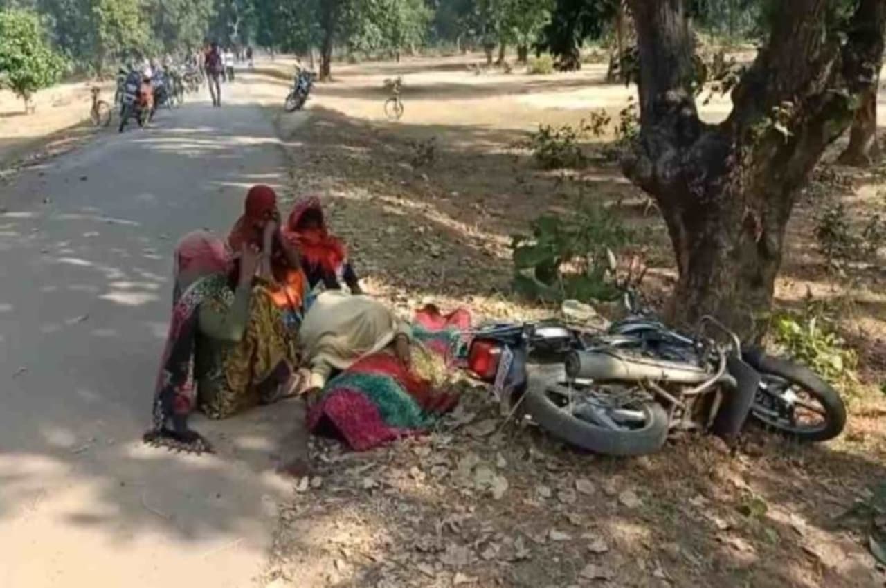 दादा ने नाती के साथ मिलकर अपने ही बेटे का किया कत्ल, एक्सीडेंट दिखाने बाइक के साथ सड़क पर फेंका शव