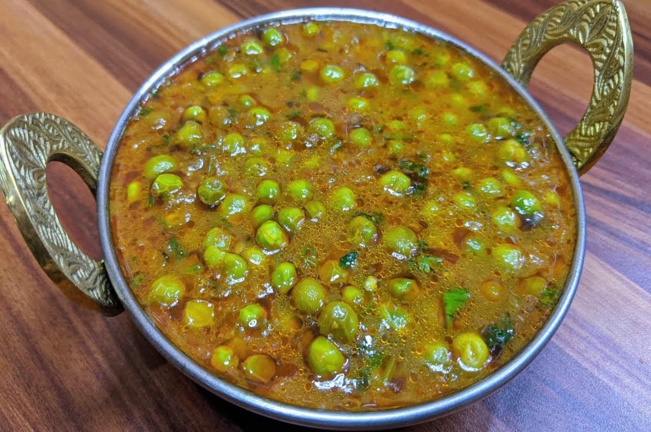 Shahi matar ki sabji: डिनर में शाही मटर की सब्जी जीत लेगी सभी का दिल, ये रही आसान रेसिपी