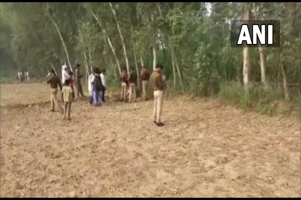 Sitapur Crime News: हत्यारों ने महिला के साथ पार की सारी हदें, शव को देखकर पुलिस भी हो गई खौफजदा, जानें पूरा मामला