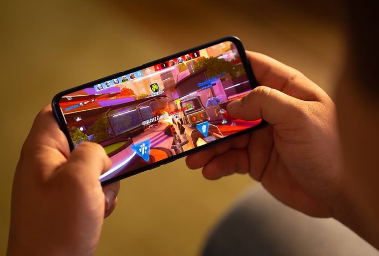 Smartphone Heavy Gaming Tips: अब नहीं आएगी गेम खेलते वक्त हैंग या हीटिंग की समस्या! बस अपनाएं ये टिप्स