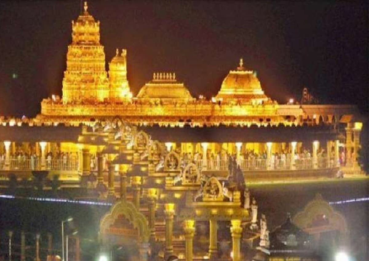 तिरुपति मंदिर ट्रस्ट ने घोषित की संपत्ति, कहा- 10 टन से अधिक सोना, 15,900 करोड़ रुपये नकद