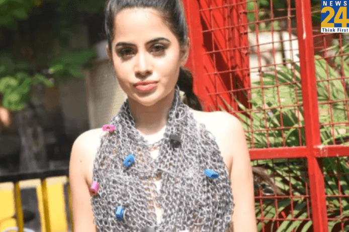 Urfi Javed Video: उर्फी जावेद ने लता मंगेशकर के गाने पर बनाया वीडियो, भड़क उठे यूजर्स