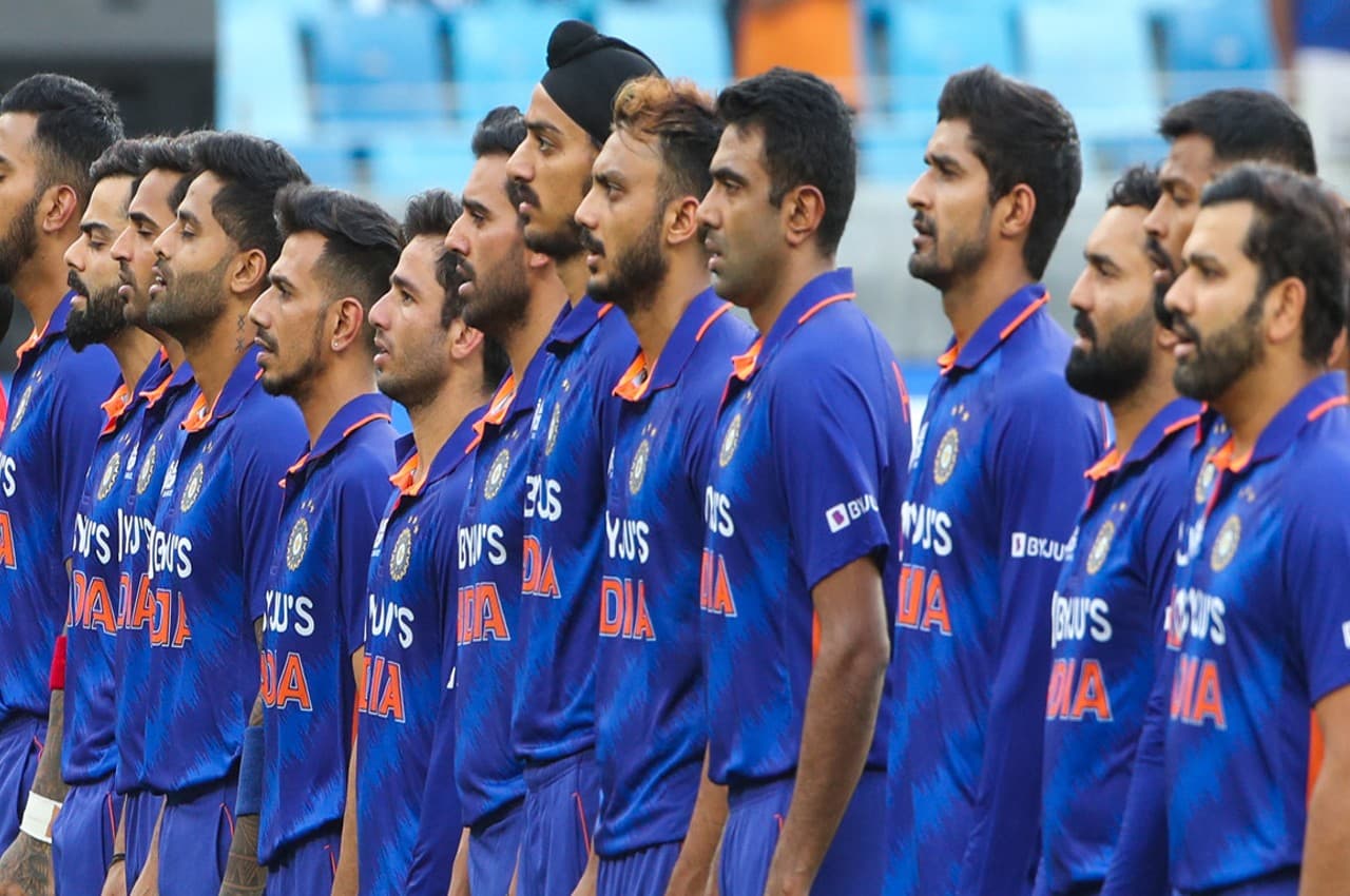 T20 WC 2022 में फिसड्डी साबित हुए ये 4 सीनियर खिलाड़ी...करियर पर लटकी तलवार...जल्द ले सकते हैं संन्यास!