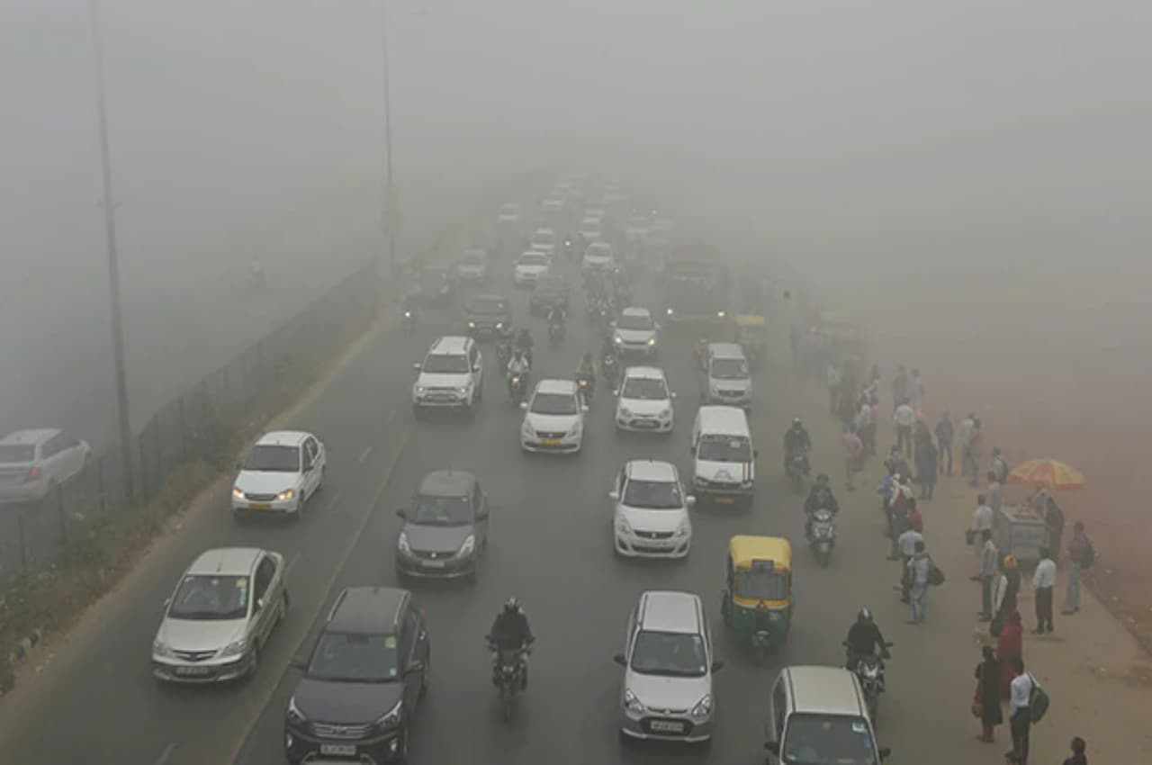 खतरा अभी टला नहीं; Delhi-NCR में प्रदूषण की स्थिति 'खराब', Noida में अगले तीन दिन रहें बेहद सावधान