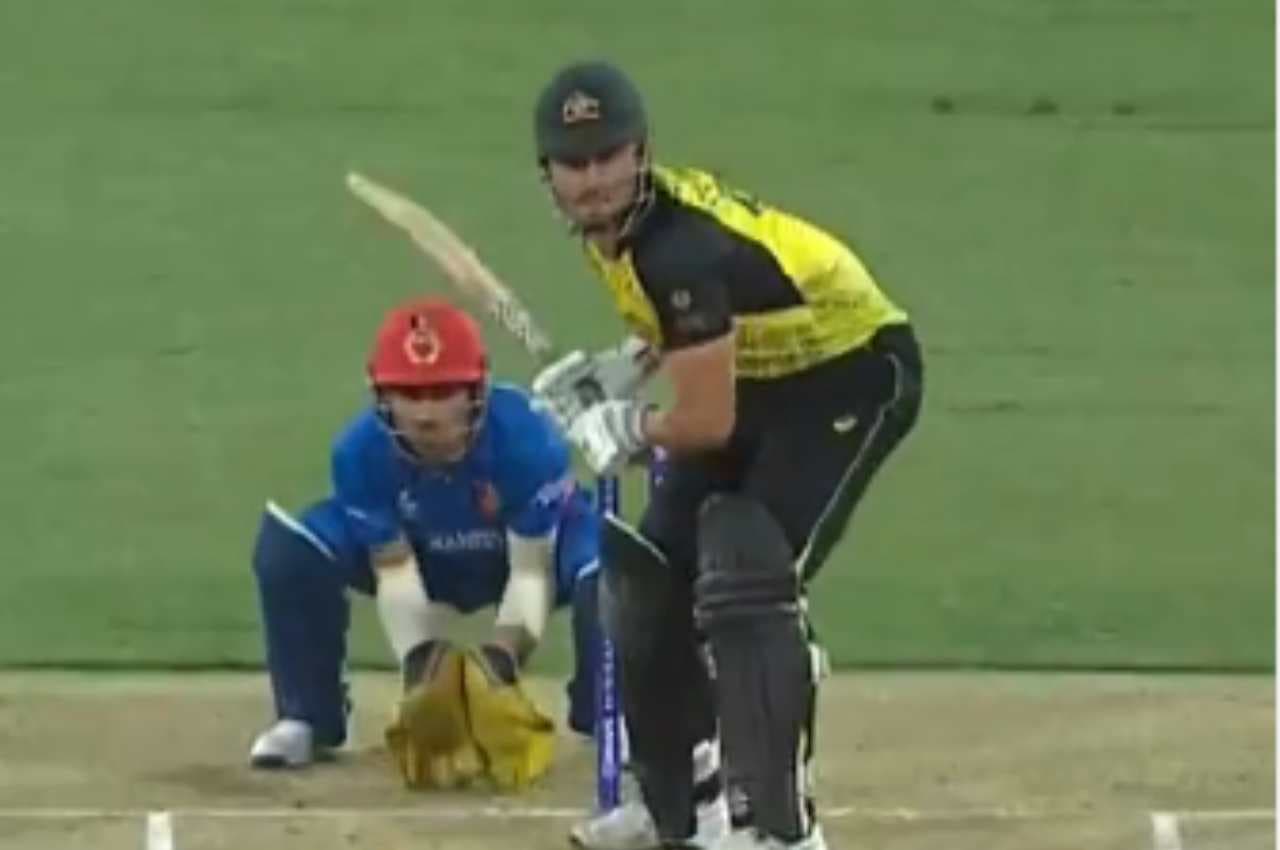 AUS vs AFG: मार्कस स्टोइनिस ने मारी बड़ी हिट, ताकत के दमपर गेंद को स्टैंड्स में फेंका, देखें Video