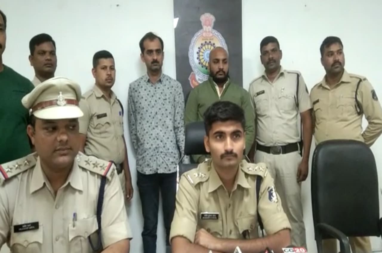 जमीन हड़पने के लिए भू-माफियाओं ने किया मां-बेटे का अपहरण, दुष्कर्म के झूठे आरोप में फंसाने की भी दी धमकी