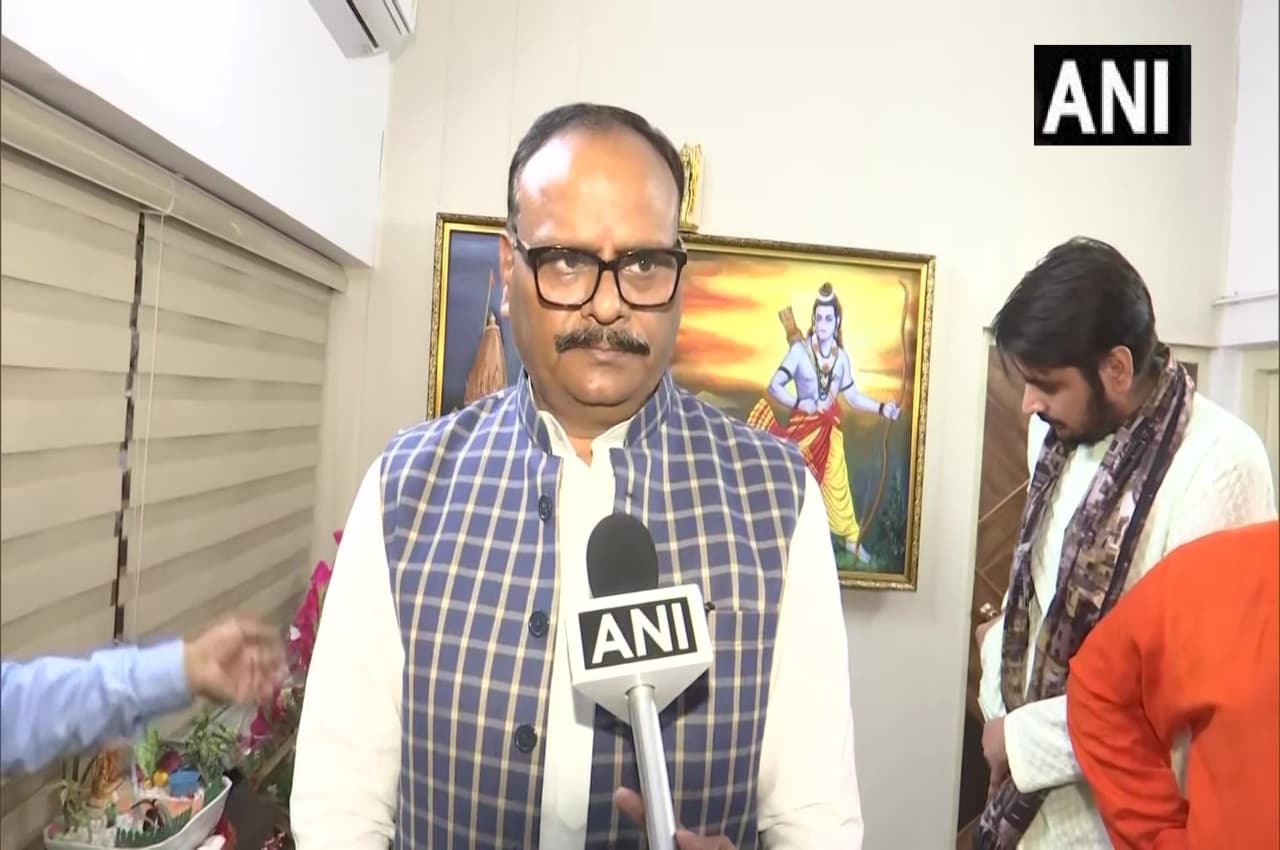 Dengue in UP: डेंगू के केस नहीं बताए तो निजी अस्पताल-लैब की खैर नहीं, डिप्टी CM ने जारी किए ये सख्त निर्देश