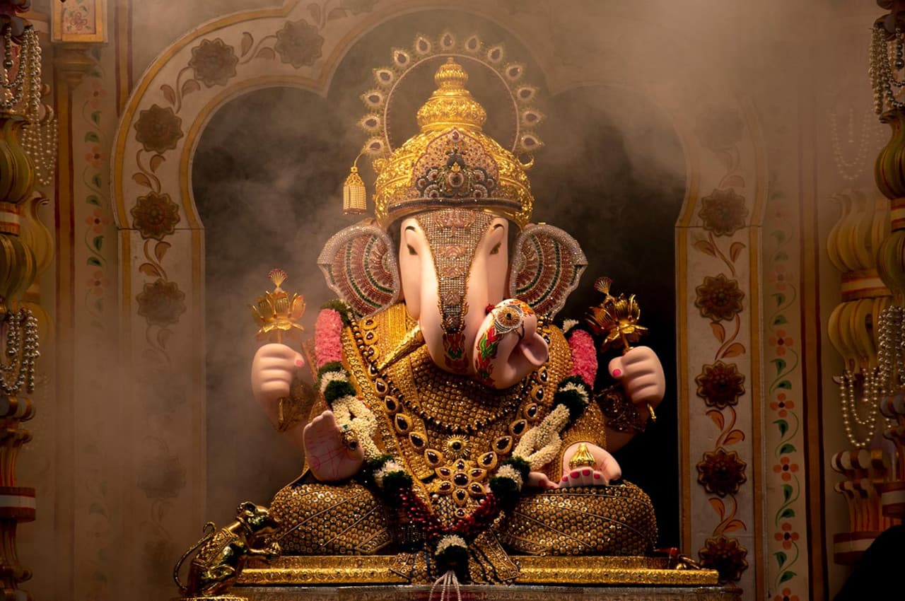 Sankashti Chaturthi 2022: सुख-समृद्धि-सौभाग्य पाने के लिए शनिवार को ऐसे करें गणेशजी की पूजा