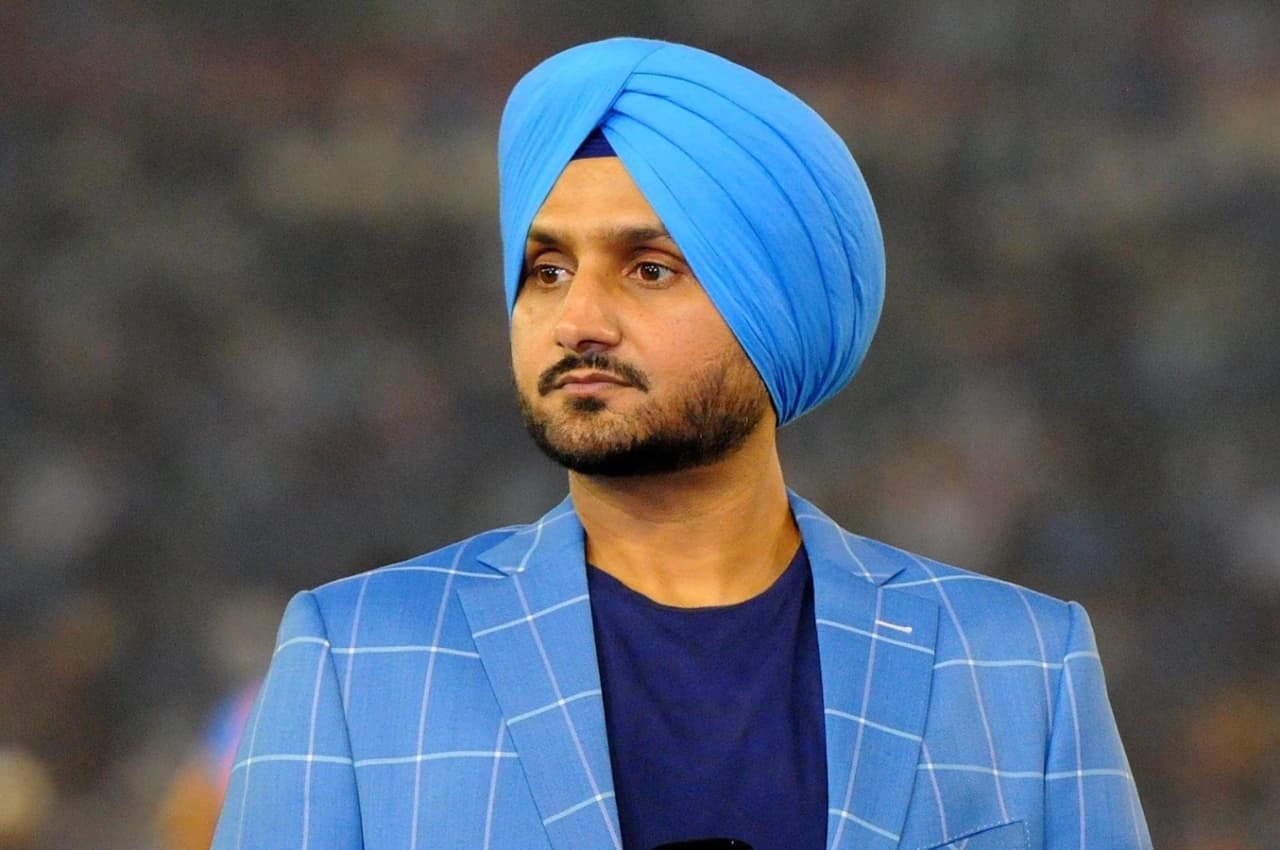 हरभजन सिंह की बड़ी सलाह- T20 फॉर्मेट में राहुल द्रविड़ के साथ इस पूर्व खिलाड़ी को बनाओ कोच