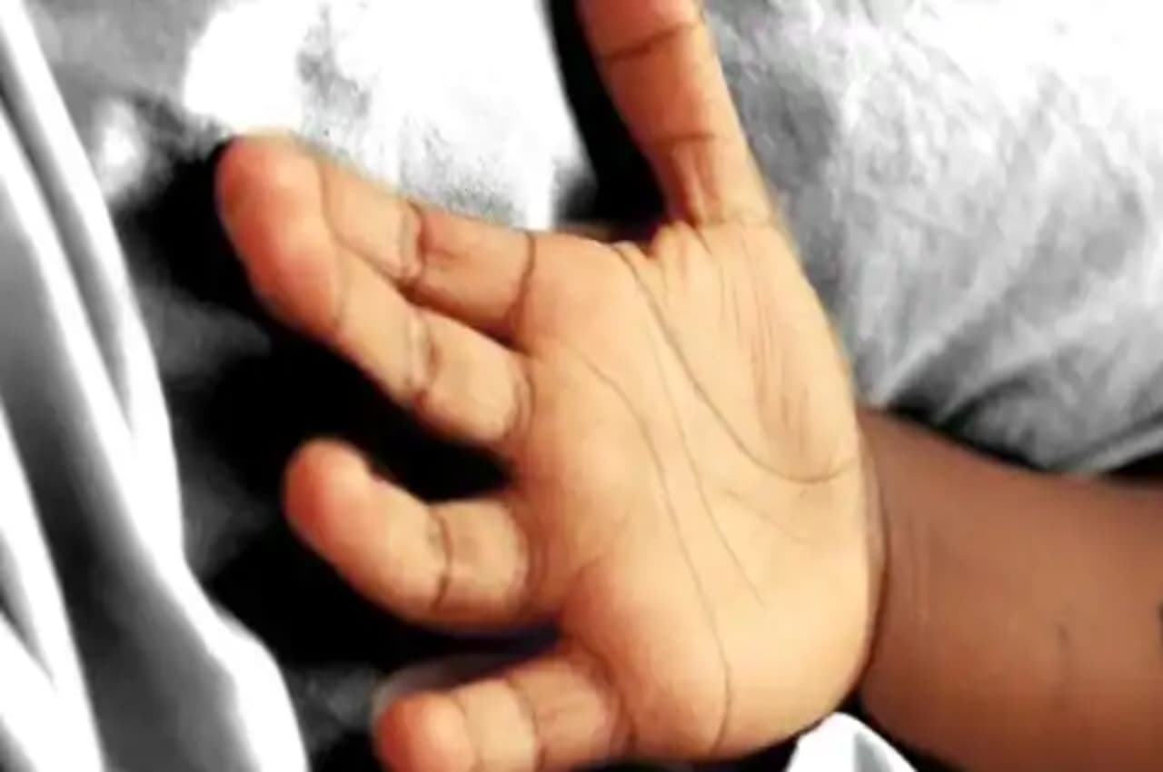आंगनबाड़ी में 5 साल के मासूम की संदिग्ध मौत, इलाके में मचा हड़कंप