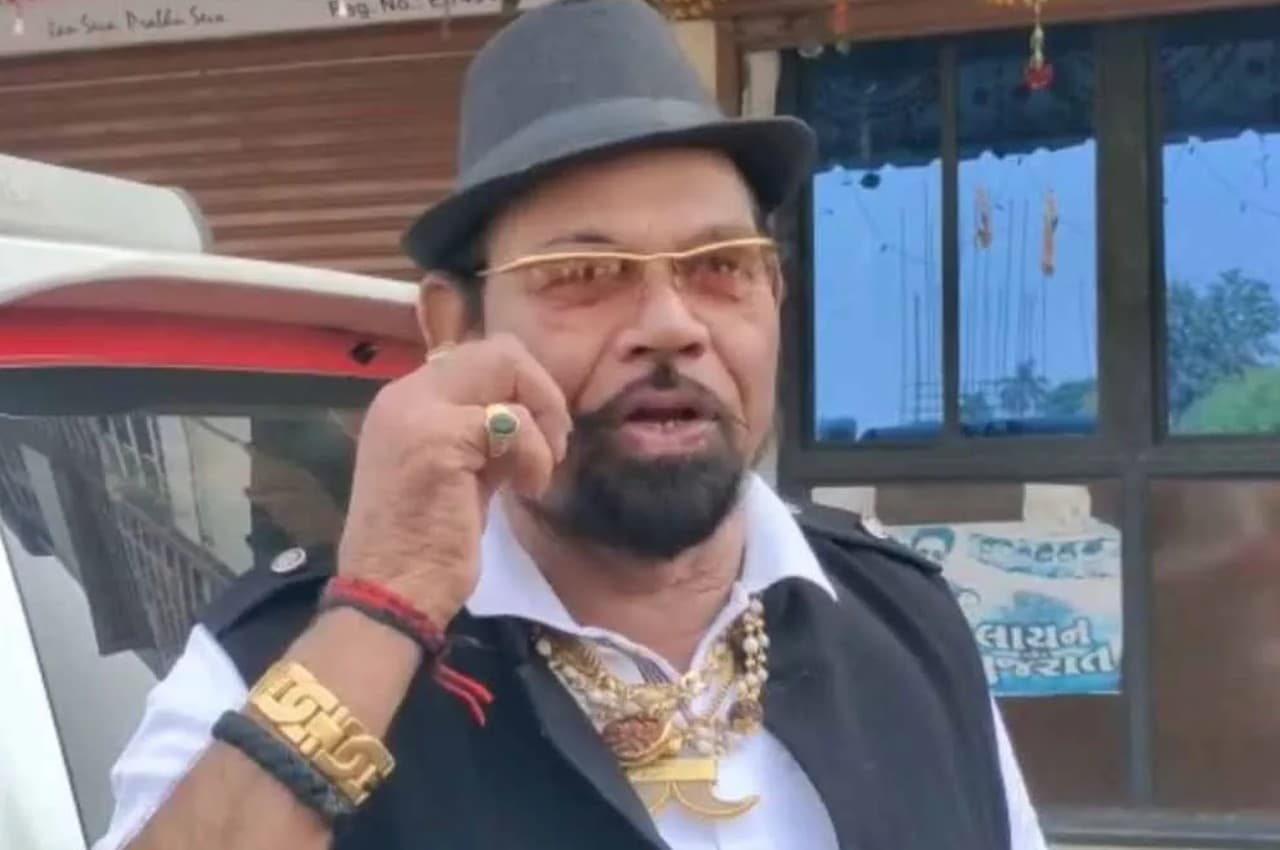 Gujarat Assembly Election 2022: टिकट काटे जाने पर छह बार के MLA मधु श्रीवास्तव ने की BJP से बगावत, बोले- निर्दलीय लड़ूंगा