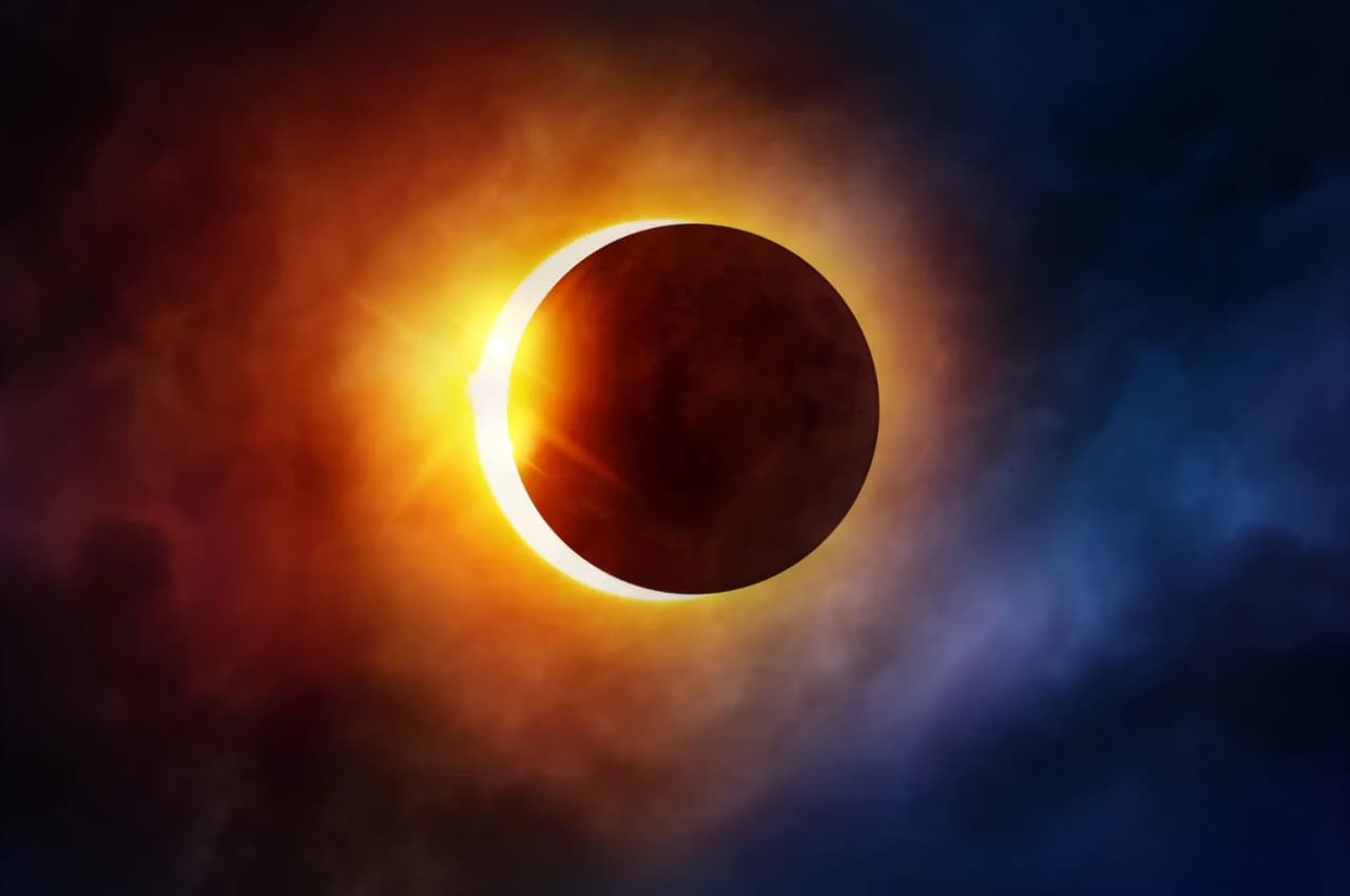 Chandra Grahan 2022: चंद्रग्रहण पर करें ये उपाय, रातों-रात बदल जाएगी किस्मत, दूर होंगे सभी संकट