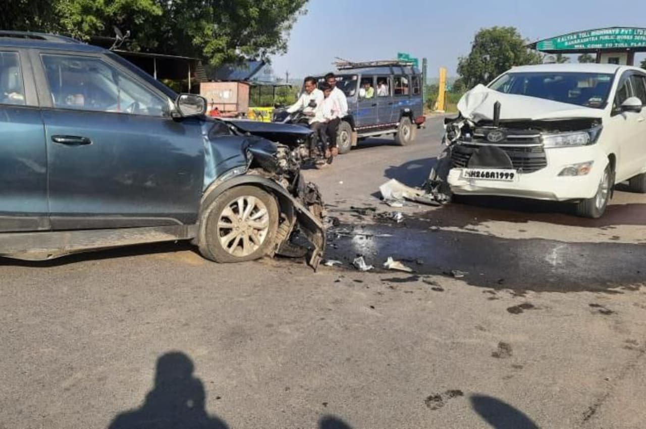 वरिष्ठ कांग्रेस नेता नसीम खान की गाड़ी दुर्घटनाग्रस्त, पैर में लगी चोट