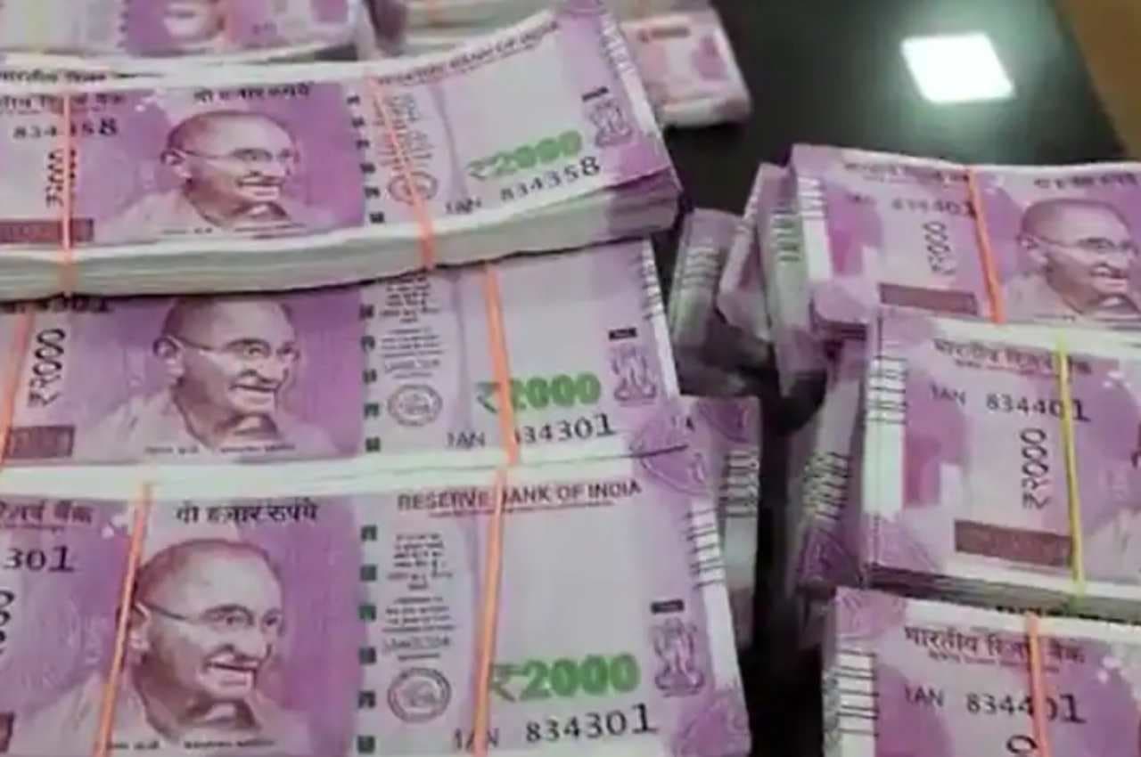 Cash Limit for Home: घर में कैश रखने की लिमिट क्या है? जानें-टैक्स के नियम, कहीं फंस न जाएं!