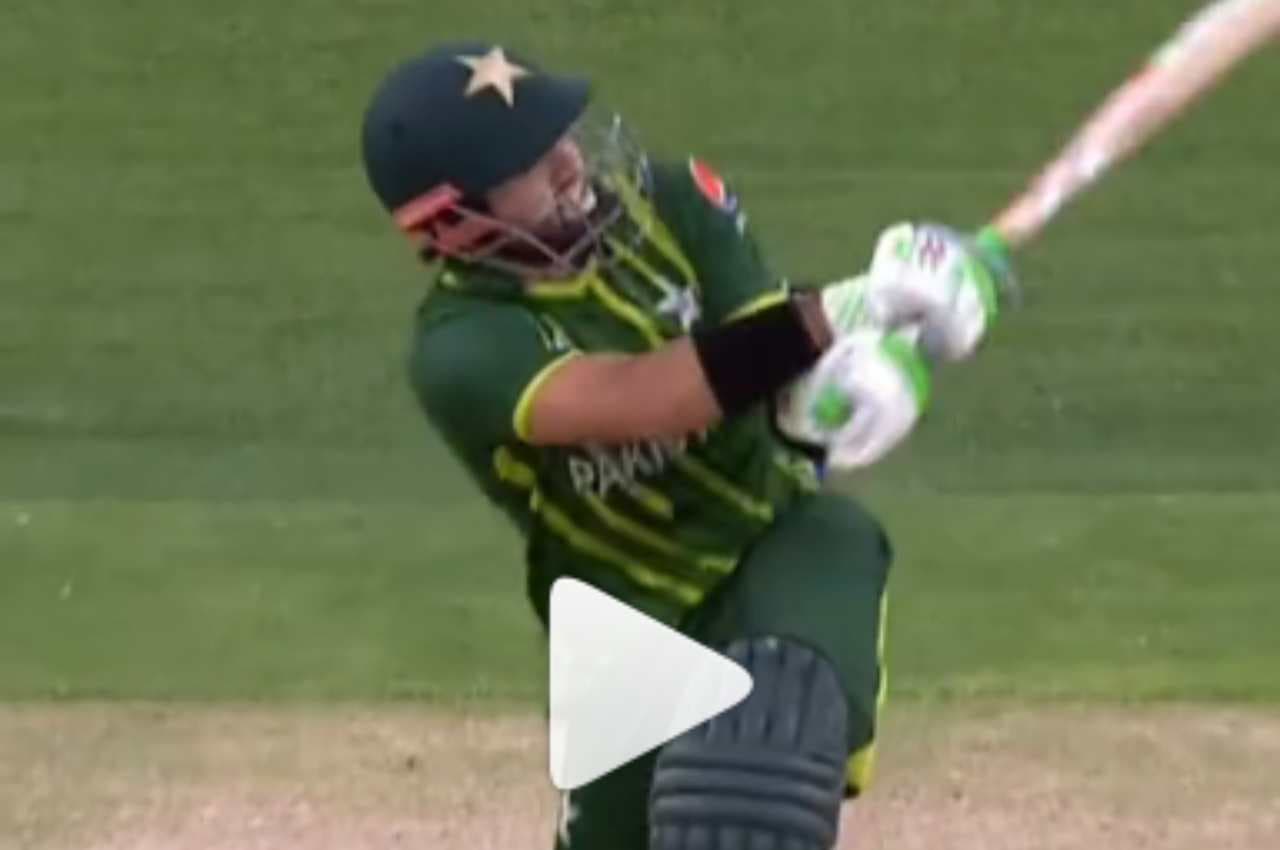 Pak Vs Eng T20 WC Final: ये है फाइनल का पहला छक्का, रिजवान ने टांग रखकर अंग्रेजों को दी तड़ी, देखें Video