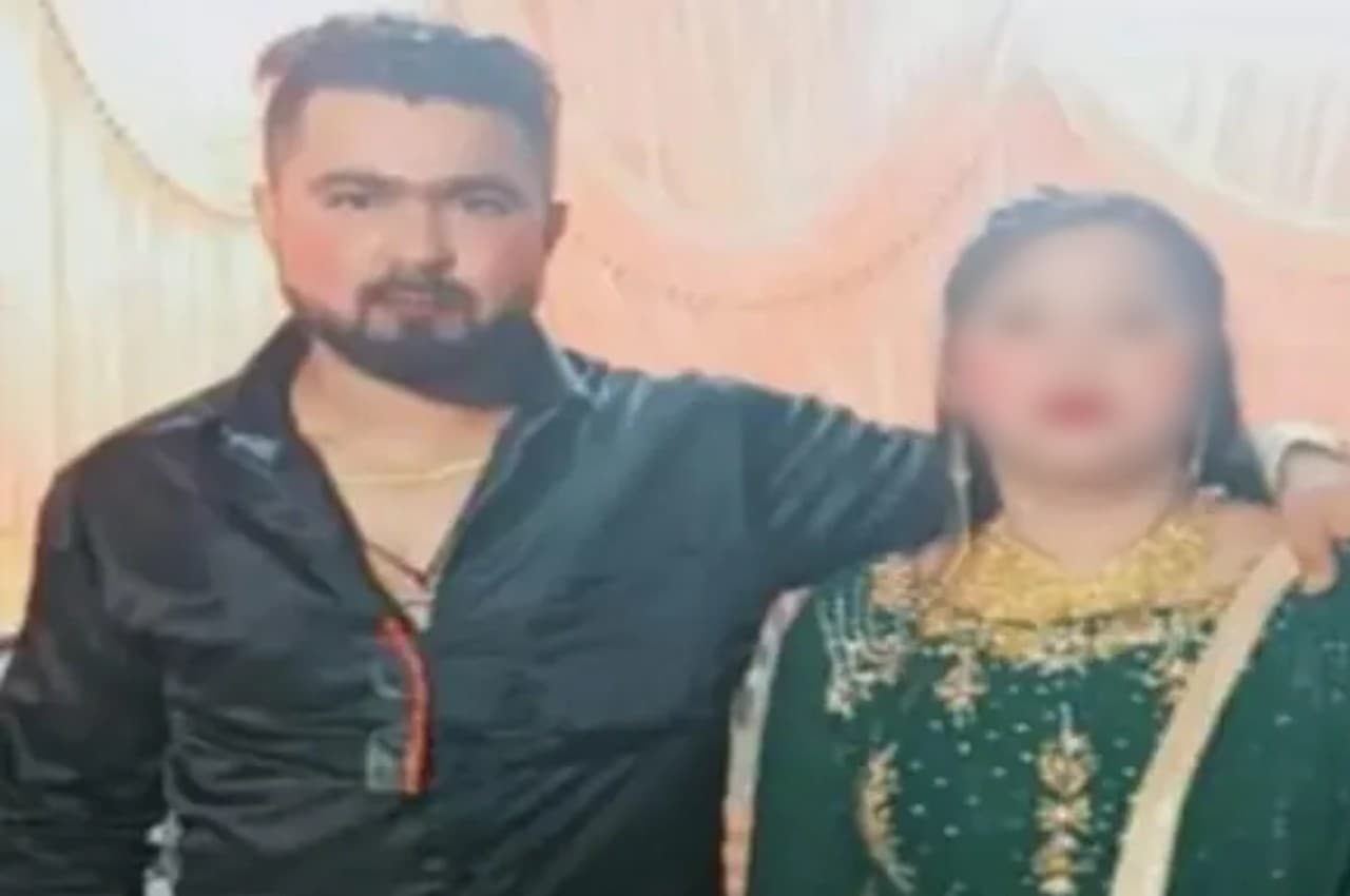 Jharkhand News: घरेलू विवाद में पति ने पत्नी के चेहरे पर फेंका तेजाब, आरोपी की तलाश जारी