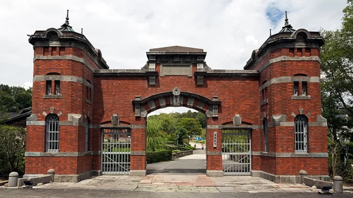 Main Gate Vastu: घर के मेन गेट पर ध्यान रखें ये 4 बातें तो होंगे मालामाल