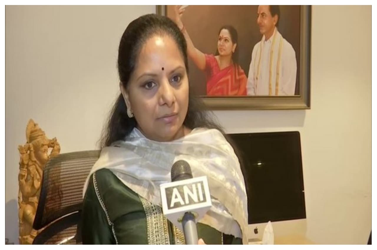 Delhi Excise Policy Case: सात घंटे पूछताछ के बाद MLC कविता के आवास से निकली CBI की टीम