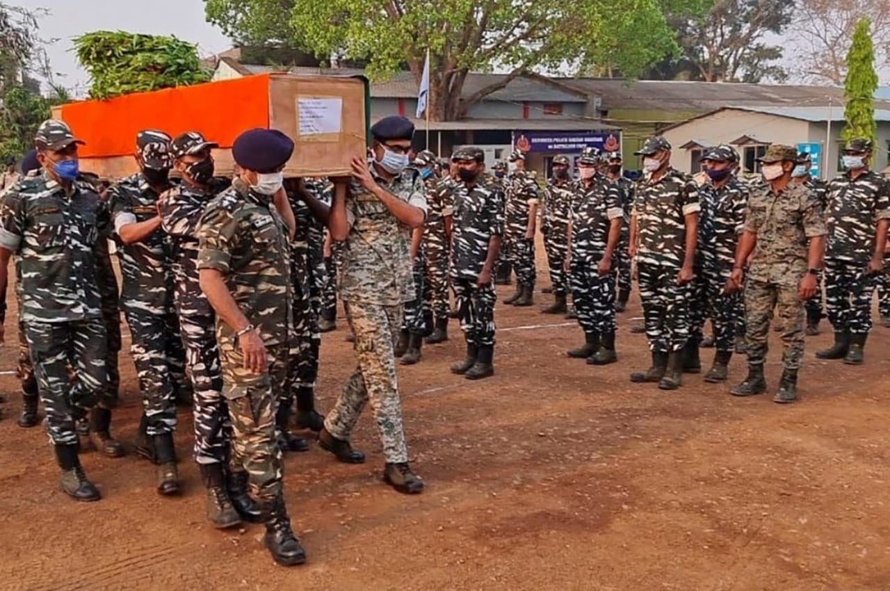 Chhattisgarh Maoist Attack: 350 लोगों ने किया हमला, 22 पुलिसकर्मियों की मौत, अब NIA ने 23 लोगों पर दायर की चार्जशीट 
