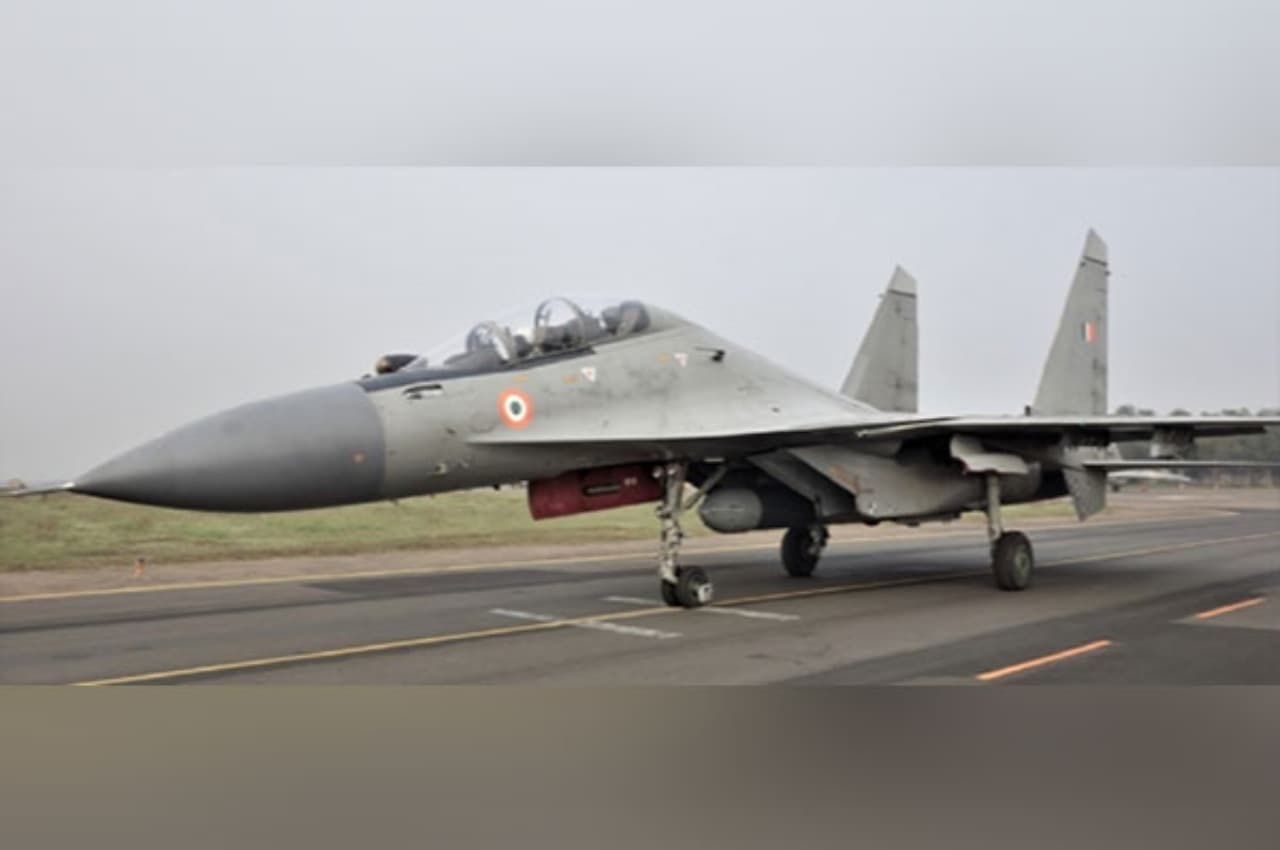 BrahMos air-launched missile: ब्रह्मोस एयर लॉन्च मिसाइल का सफल परीक्षण, 400 किमी तक दुश्मन को मार गिराएगी