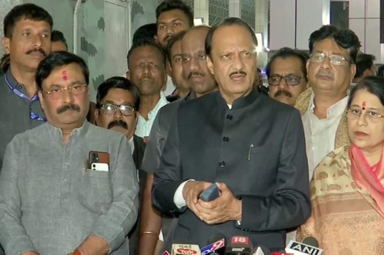 'HM अमित शाह के साथ कर्नाटक, महाराष्ट्र के CM की बातचीत को सार्वजनिक किया जाना चाहिए', सीमा विवाद पर अजीत पवार