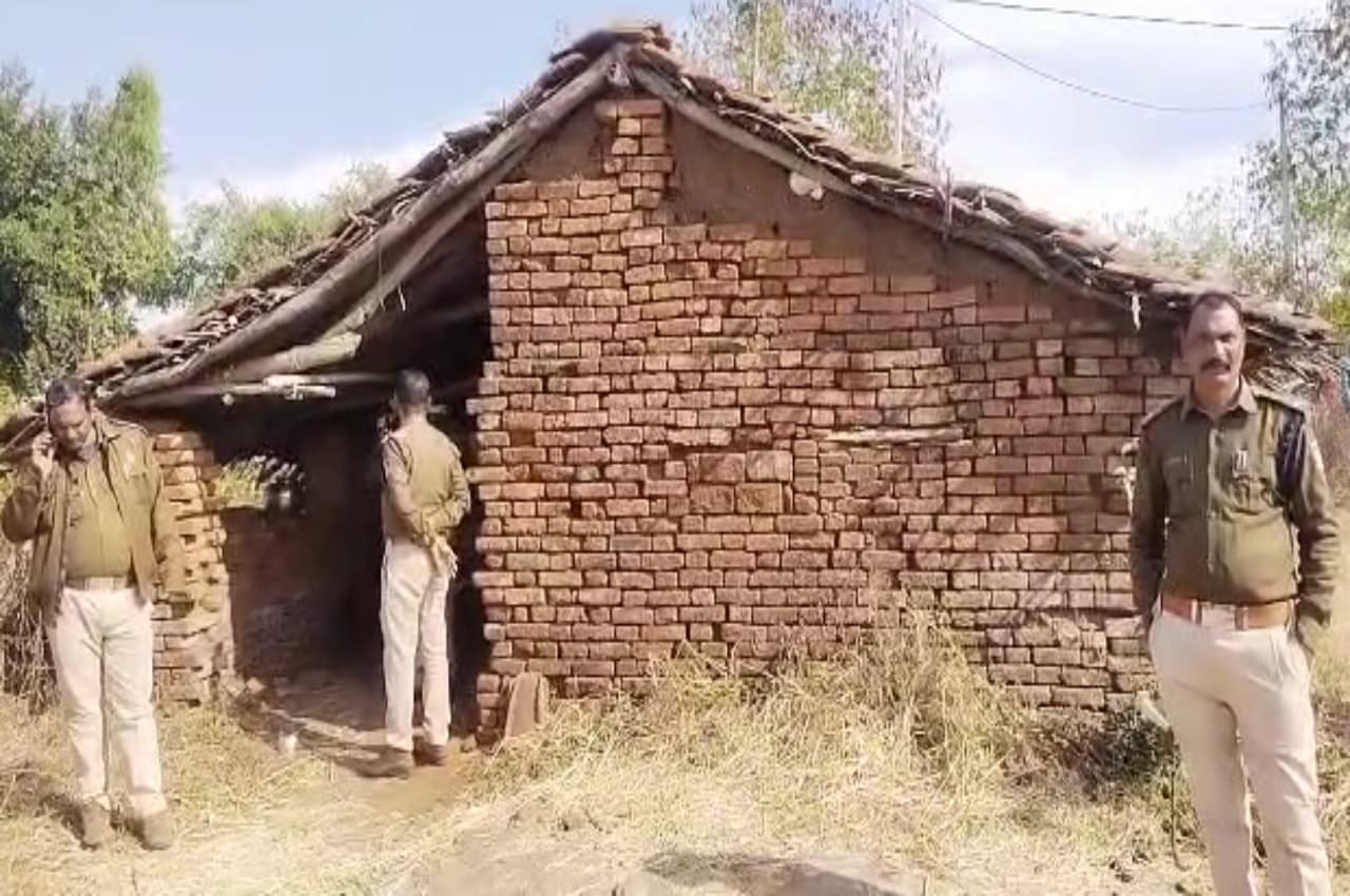 Dindori Crime News: झोपड़ी में मिला महिला का जला हुआ अर्धनग्न शव, इलाके में फैली सनसनी