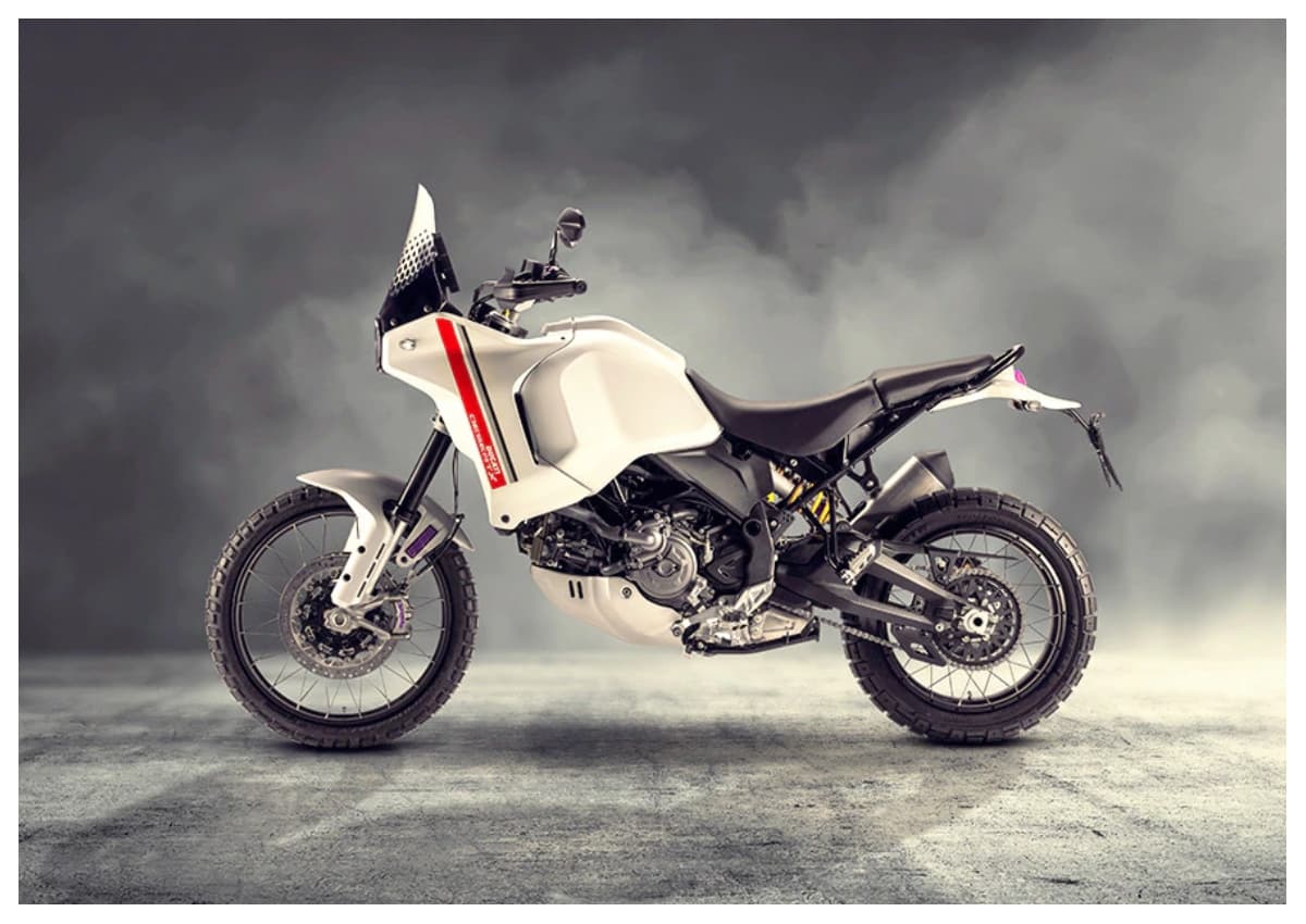 लो हो गई Ducati Desert X लॉन्च ......