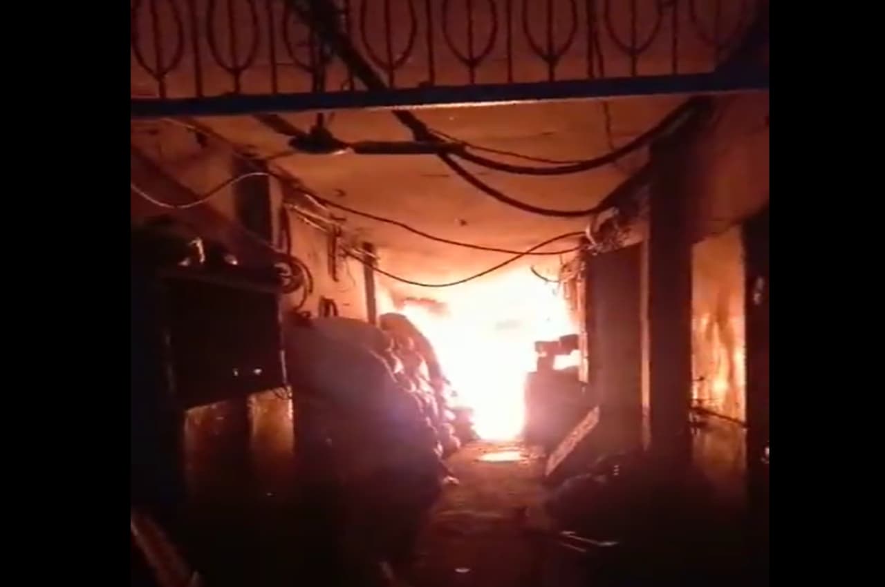 कानपुर में साइकिल पार्ट्स बनाने वाली फैक्ट्री में भीषण आग, तीन मजदूर जिंदा जले, अब DM ने दिया ये आदेश