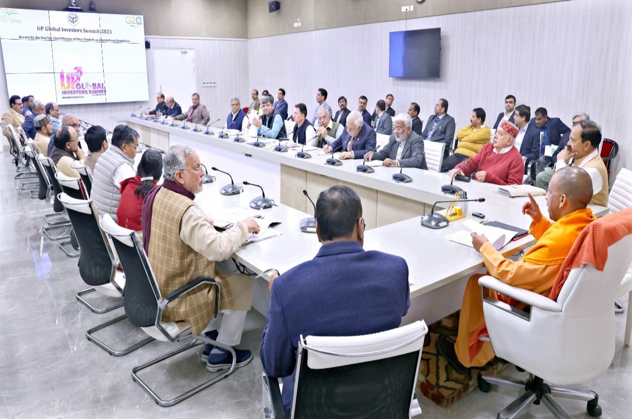 Good News for UP: विदेश यात्रा से लौटे मंत्री, समीक्षा के बाद CM योगी बोले- इतने लाख करोड़ के निवेश प्रस्ताव मिले