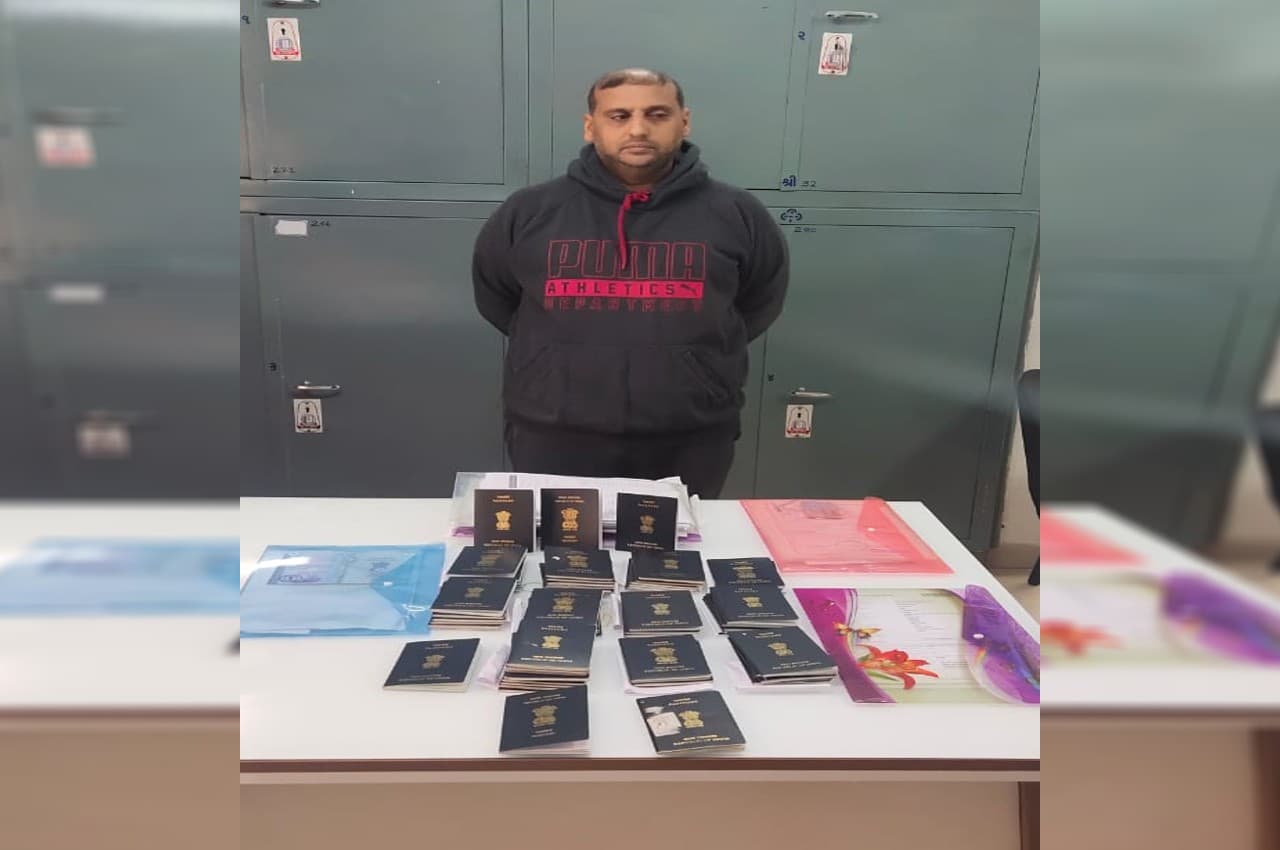 Gujarat News: 94 पासपोर्ट के साथ पकड़ा गया इंटरनेशनल कबूतरबाज, मानव तस्करी में था शामिल