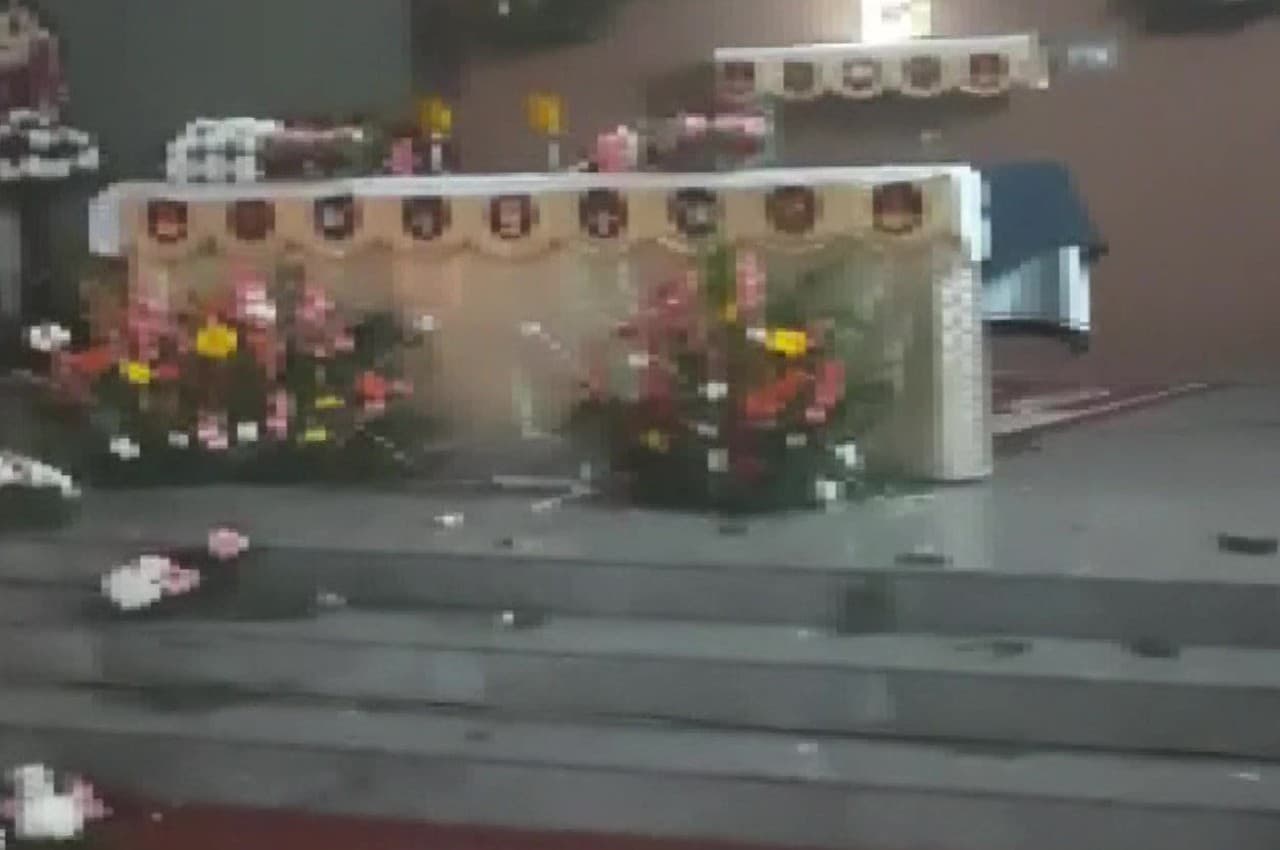 Jesus Statue Vandalized: मैसूरु में बदमाशों ने तोड़ी बेबी जीजस की मूर्ति, ईसा मसीह की प्रतिमा सुरक्षित