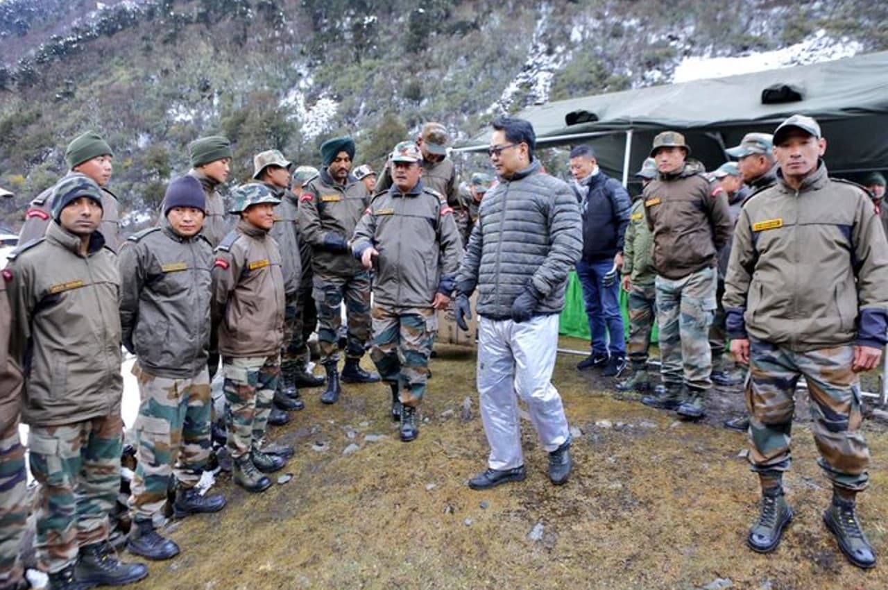 केंद्रीय मंत्री ने जवानों से मुलाकात की फोटो शेयर की, बोले- यांग्त्से क्षेत्र अब पूरी तरह से सुरक्षित है