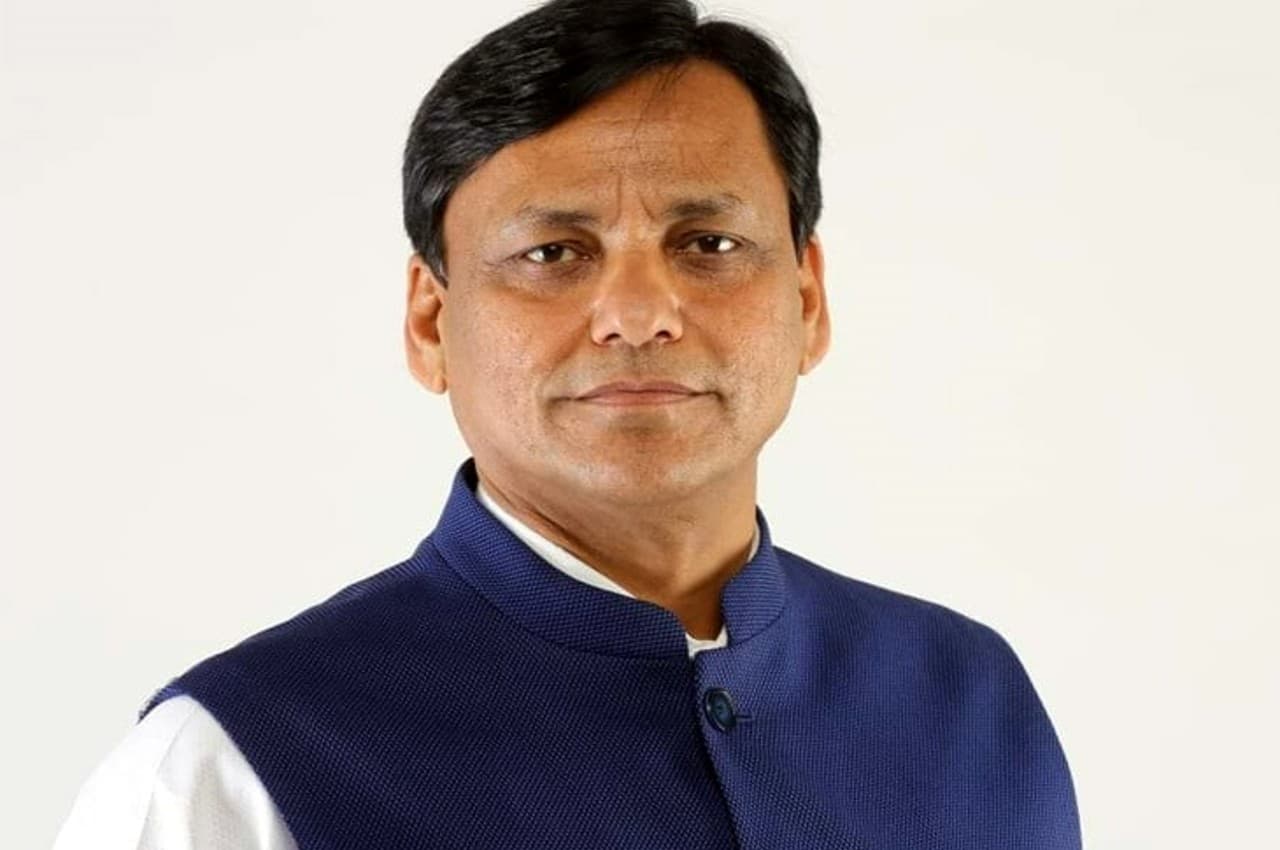 'बिहार सरकार निकम्मी, घटना के सभी दोषियों पर कार्रवाई होनी चाहिए', छपरा शराबकांड पर बोले केंद्रीय गृह राज्य मंत्री