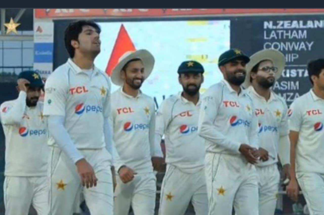 PAK vs NZ: बाबर आजम के डेयर के चक्कर में फंस गया था पाकिस्तान, बैड लाइट ने बचाई जान