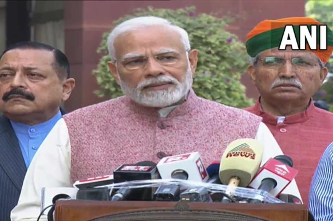 संसद के शीतकालीन सत्र का पहला दिन: PM मोदी बोले-अमृतकाल में देश आगे बढ़ रहा है, वैश्विक मंच पर भारत की भागीदारी बढ़ी है