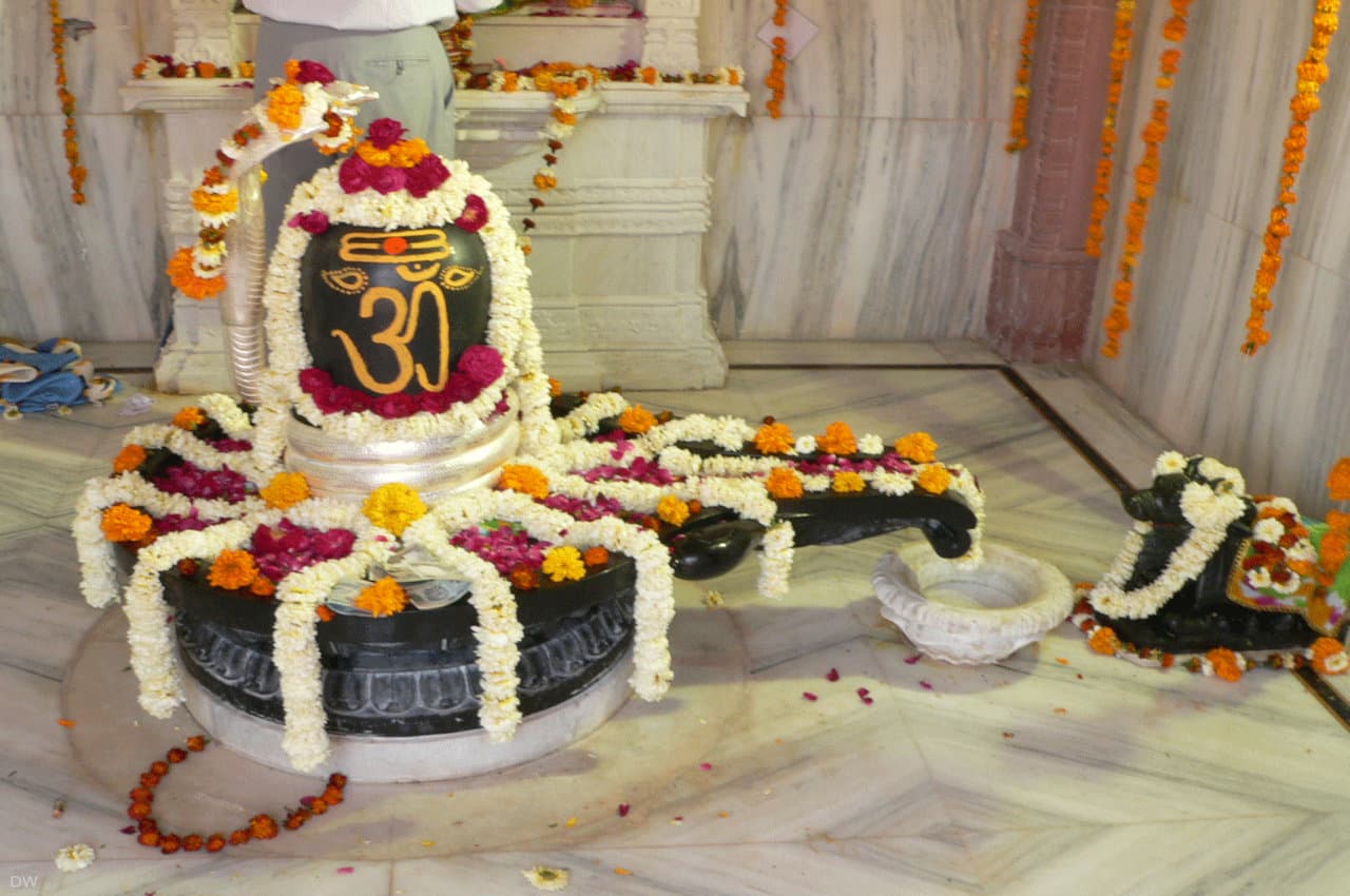 Pradosh Vrat: त्रयोदशी पर ऐसे करें शिव की पूजा तो बनेगा महाराजयोग, जो चाहेंगे, पा लेंगे