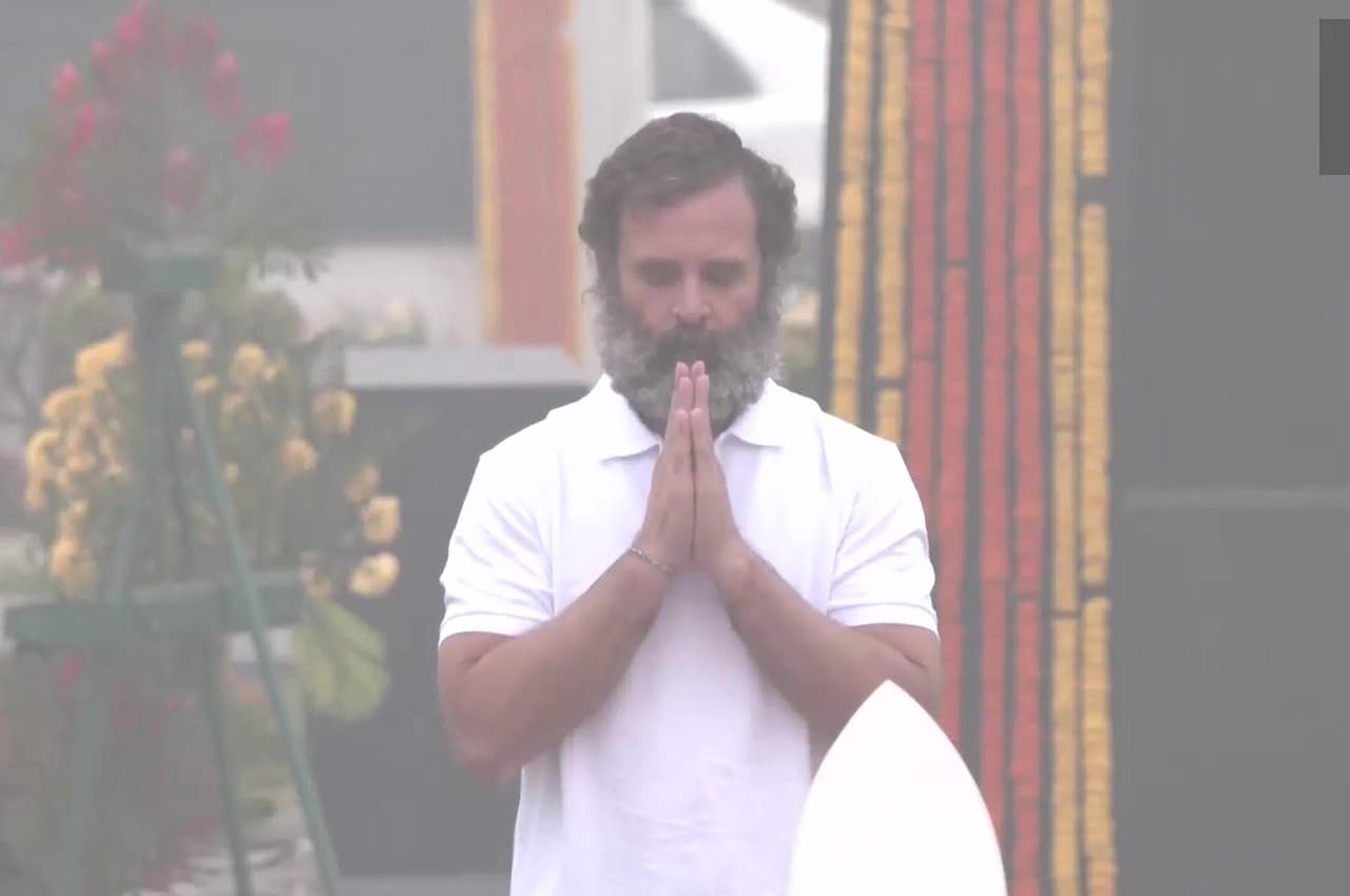 राहुल गांधी ने पूर्व पीएम अटल बिहारी वाजपेयी को श्रद्धांजलि दी, शक्ति स्थल पर इंदिरा गांधी को भी किया नमन
