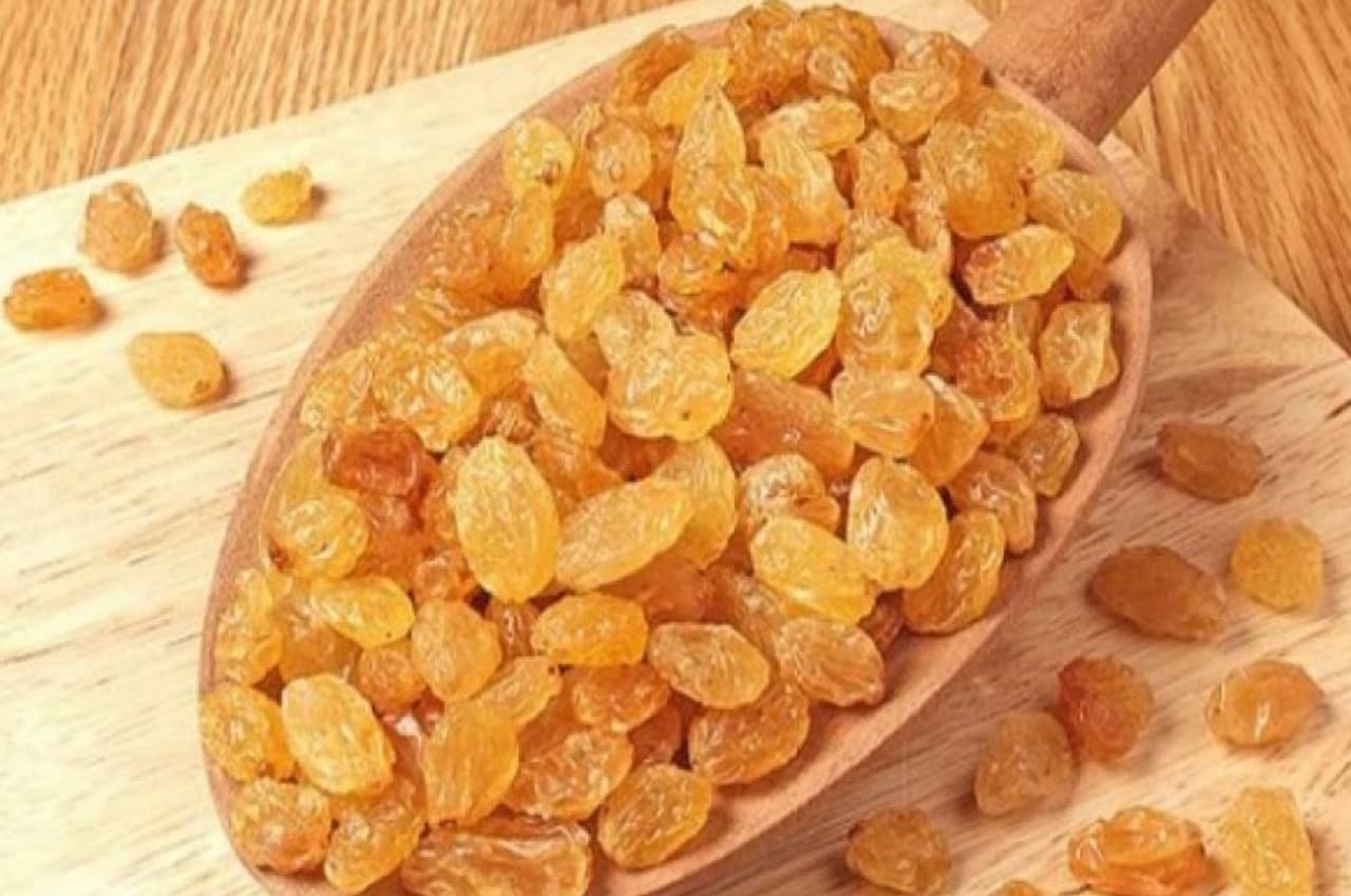 Raisin Water Benefits: किशमिश का पानी पुरुषों के लिए होता है वरदान, फायदे हैरान कर देंगे